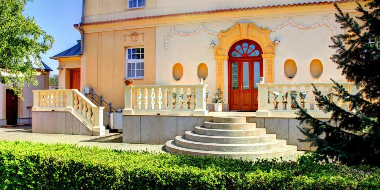 Penzion Tillerova Vila Lázně Bohdaneč Εξωτερικό φωτογραφία