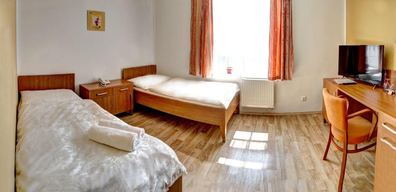 Penzion Tillerova Vila Lázně Bohdaneč Εξωτερικό φωτογραφία